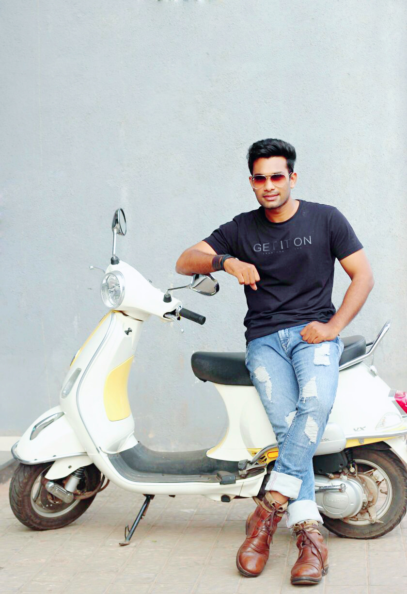 Pose with Scooty